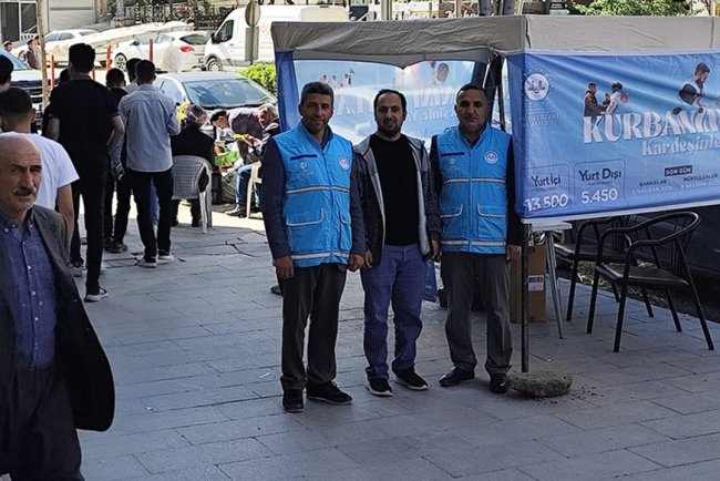 Hakkari'de vekaletle kurban bağış ve tanıtım standı açıldı