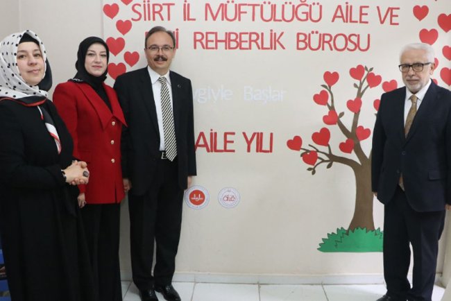 Siirt Valisi Kızılkaya, müftülüğün evliliğe ilk adım seminerine katıldı