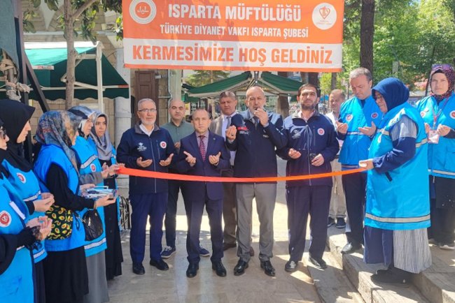 Isparta'da ihtiyaç sahibi aileler için kermes açıldı