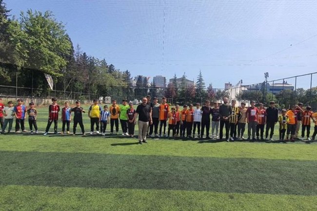 Bahçelievler'de cami gençliği sahada buluştu