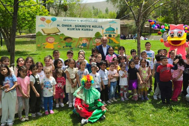 Aksaray’da minikler yıl sonu şenliğiyle eğlendi