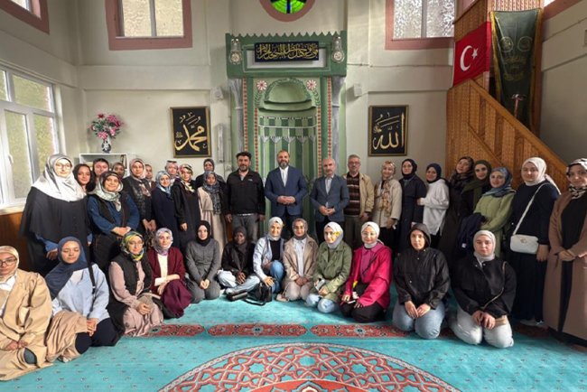 Müftülük gençlerle Gediz gezisinde buluştu