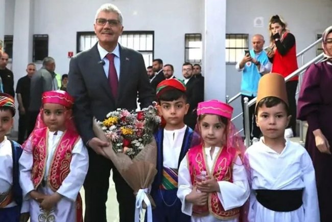 Vali Çelik, miniklerin sevincine ortak oldu