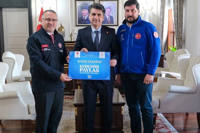 Bolu Valisi Aydın, kurbanını TDV'ye emanet etti