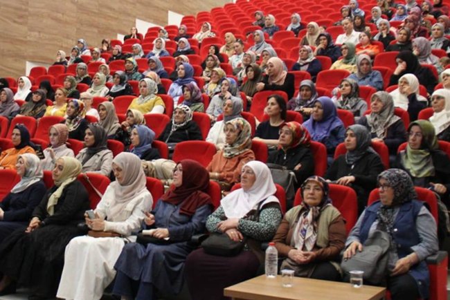 Muğla'da "Fıtratın Korunması ve Aile" konferansı