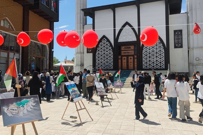 İmam hatipliler  Filistin'e destek kermesi kurdu