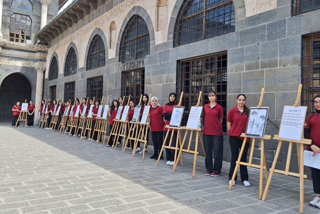 Tarihi Ulu Cami'de değerler sergisi açıldı