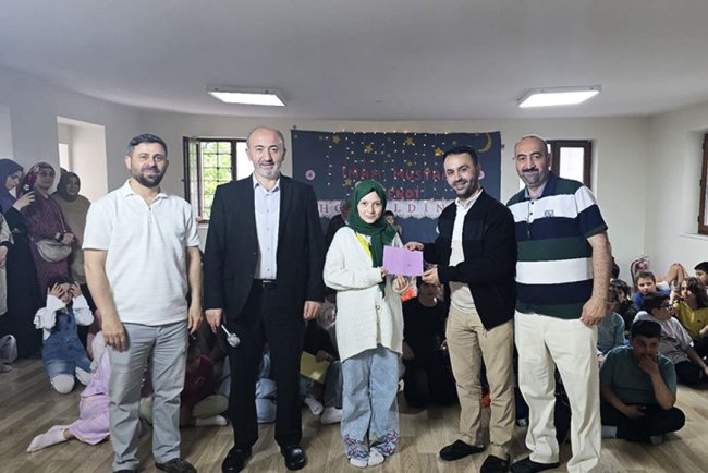 İmam Mustafa Efendi Camii, gençleri ağırladı