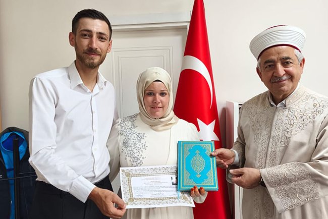 Alman kadın Adıyaman'da Müslüman oldu