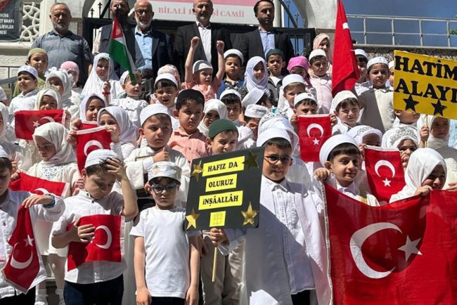 Bahçelievler'de hatim alayı fethi kutladı