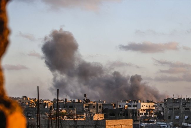 İşgalcilerin yardım merkezine düzenlediği saldırıda 3 Filistinli şehit oldu, 46 kişi yaralandı