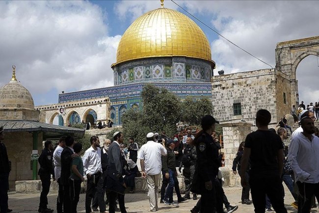 Fanatik Yahudiler, Mescid-i Aksa'ya baskın düzenledi