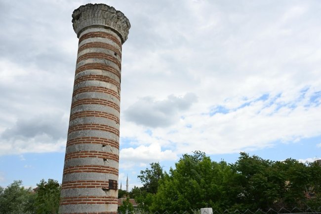 Edirne'de yalnızca yıkık minaresi kalan Zincirlikuyu Camii ihya edilecek