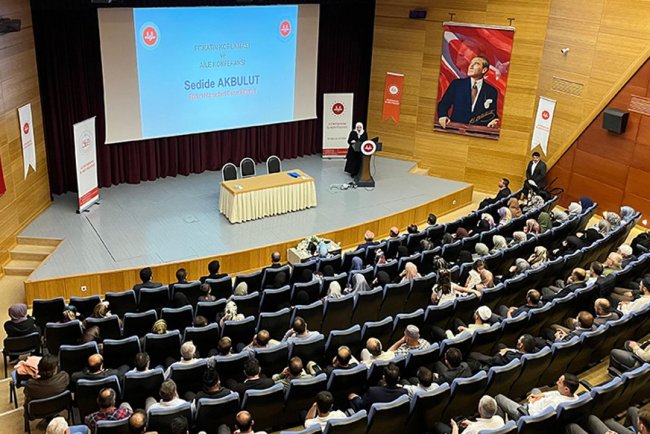 Genel Müdür Akbulut: Toplumdaki cinsiyetsizleştirme çalışmalarına karşı uyardı