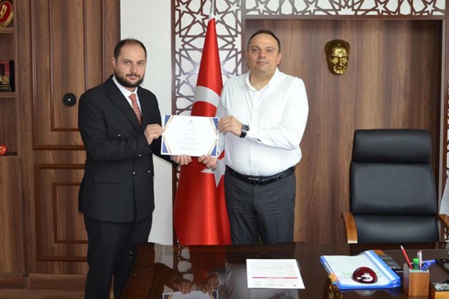 Kaymakam Demir, kurbanını TDV'ye verdi