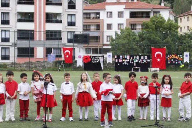 İhsangazi'de minikler yıl sonu sevinci yaşadı