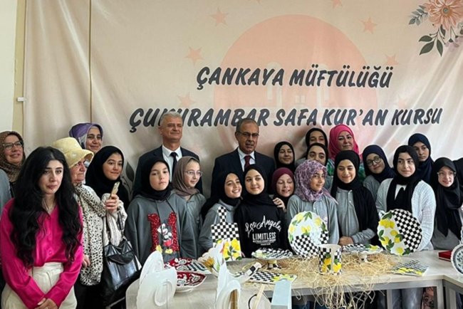 Çukurambar Safa Kur'an Kursu'nda "sanat sergisi" açıldı