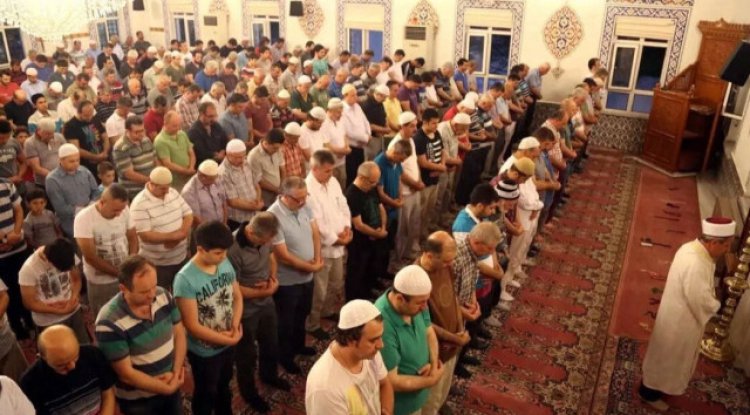 Namazda okunan kısa sureler Türkçe okunuşu, anlamı ve açıklaması