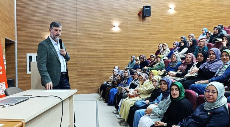 Kur'an kursu öğreticilerine P4C eğitimi verildi