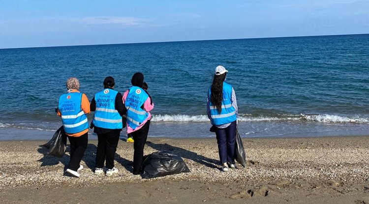 Anamurlu gençler, iyilikle çevreyi güzelleştirdi