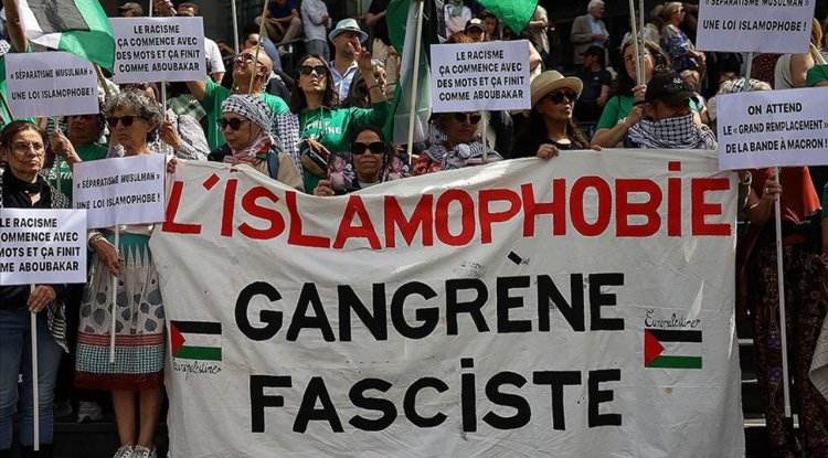 Fransa'da İslamofobiye karşı gösteriler düzenlendi