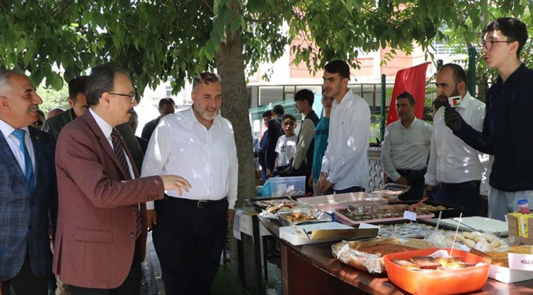 Siirt'te gençler Gazze için kermes açtı
