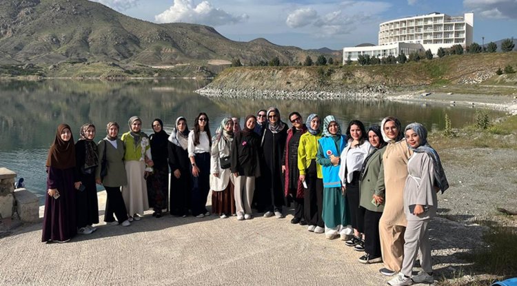 Malatya'da gençler doğa gezisinde buluştu