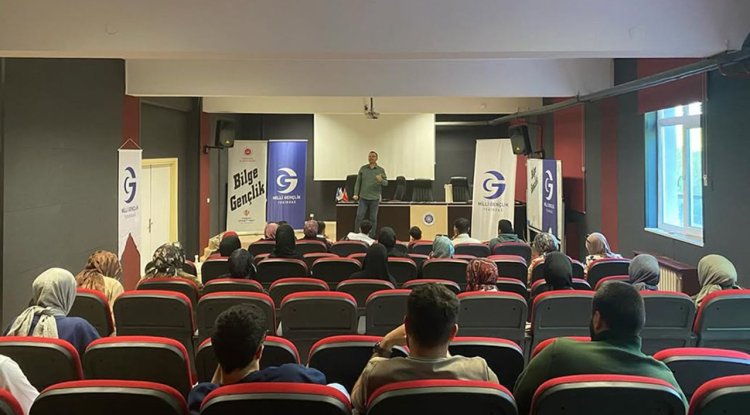 Bilge gençlikten KPSS ve AGS semineri