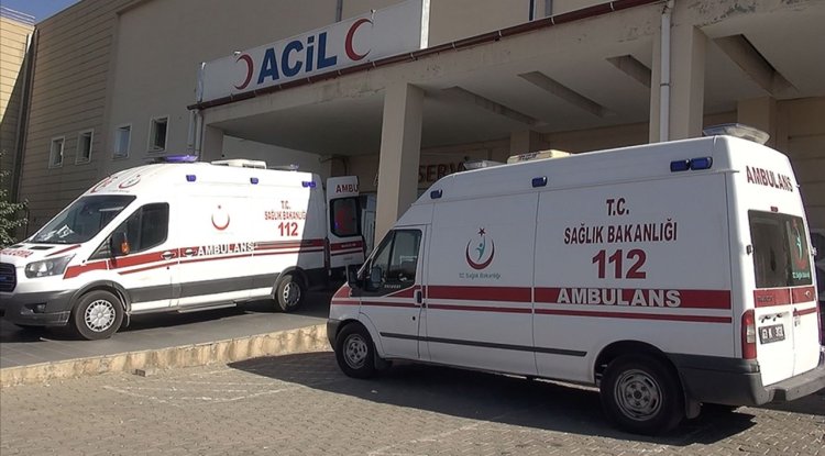 Şanlıurfa'da öğretmenleri taşıyan minibüslerin çarpıştığı kazada 28 kişi yaralandı