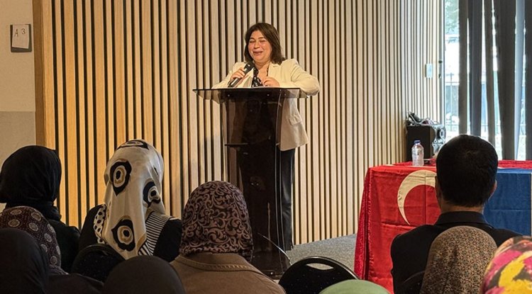 Hollanda'da 15 Mayıs "Aile Günü" sebebiyle "Ailede İletişim Dili" semineri düzenlendi