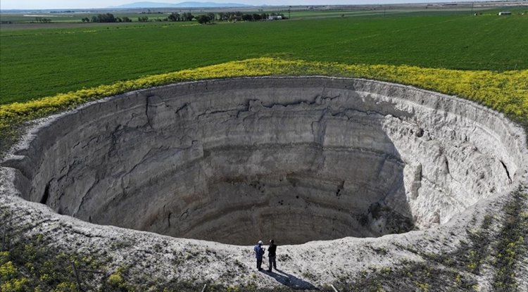 Kurak geçen kışın ardından düşen bahar yağışları obruk riskini artırıyor