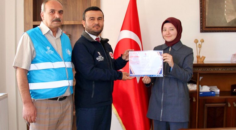 Evciler Kaymakamı Aykaç, kurbanını TDV'ye emanet etti