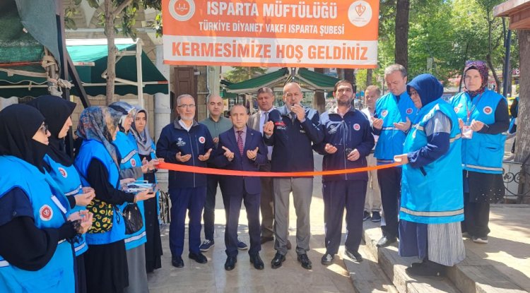 Isparta'da ihtiyaç sahibi aileler için kermes açıldı