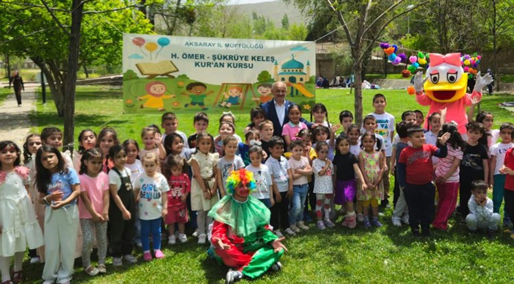 Aksaray’da minikler yıl sonu şenliğiyle eğlendi