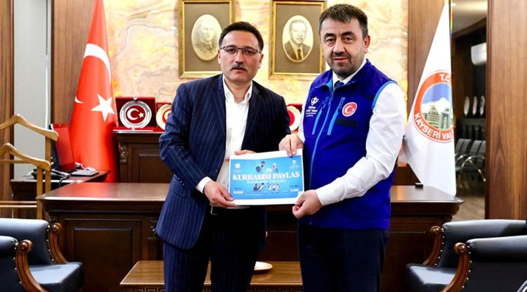 Kayseri Valisi Çiçek, kurbanını TDV’ye verdi