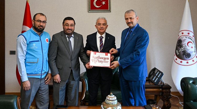 Kırklareli Valisi Turan, kurbanını TDV'ye emanet etti