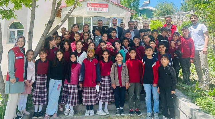 Tutak'ta gençler Çedes etkinliğinde bir araya geldi