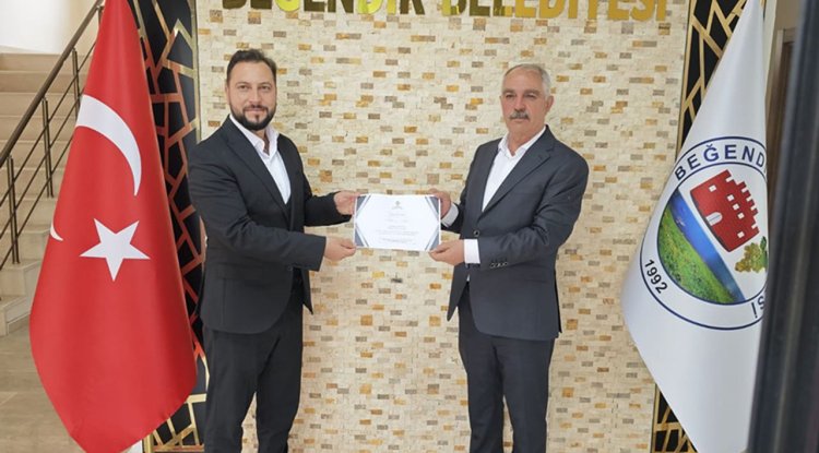 Başkan Özdemir, kurbanını TDV'ye verdi