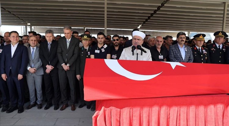Şehit Astsubay Kıdemli Çavuş Emre Polat, Sivas'ta ebediyete uğurlandı