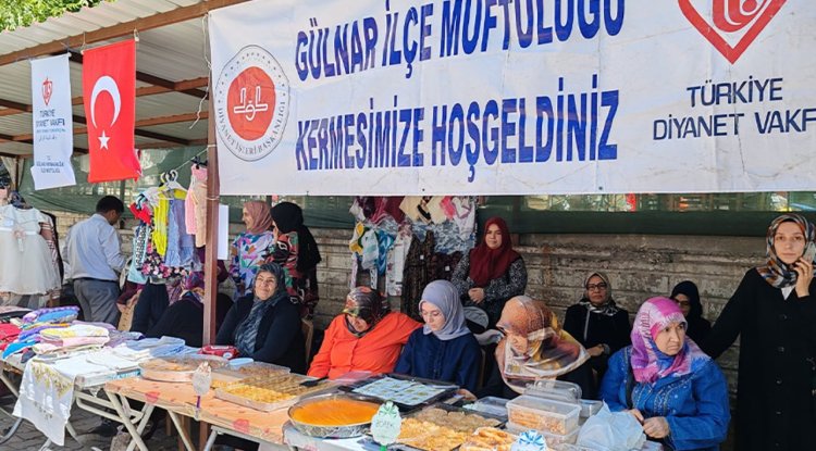 Gülnar'da Kur'an kursları yararına kermes düzenlendi