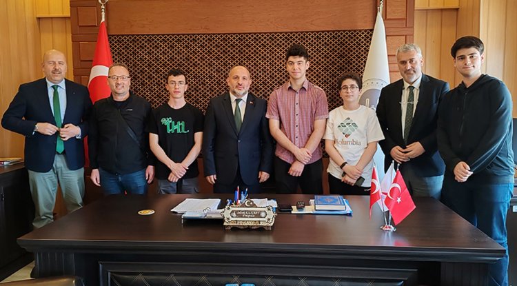 Giresun’da lise öğrencileri ödüllerini aldı