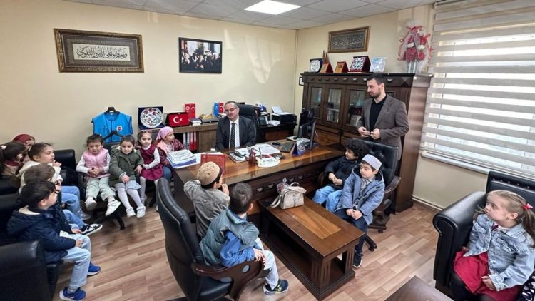 Silivrili minikler kumbaralarını gazze için açtı