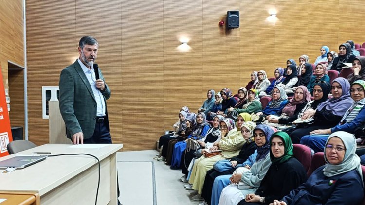 Kur'an kursu öğreticilerine P4C eğitimi verildi