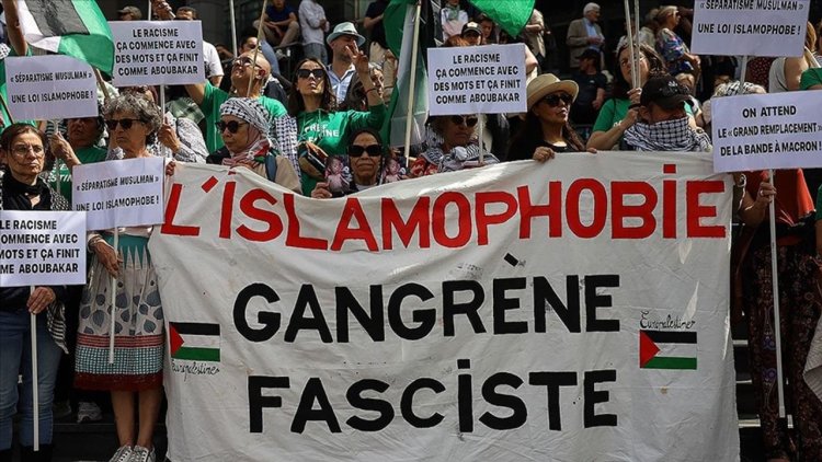 Fransa'da İslamofobiye karşı gösteriler düzenlendi