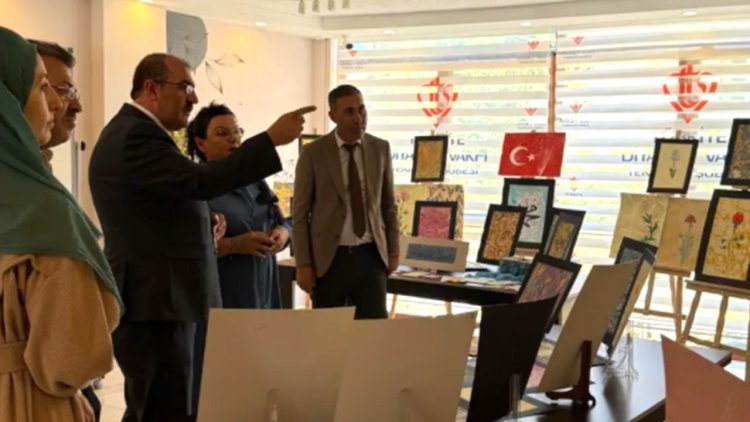 Değirmenaltı Diyanet Gençlik Merkezinde "Ebru Sergisi" açıldı