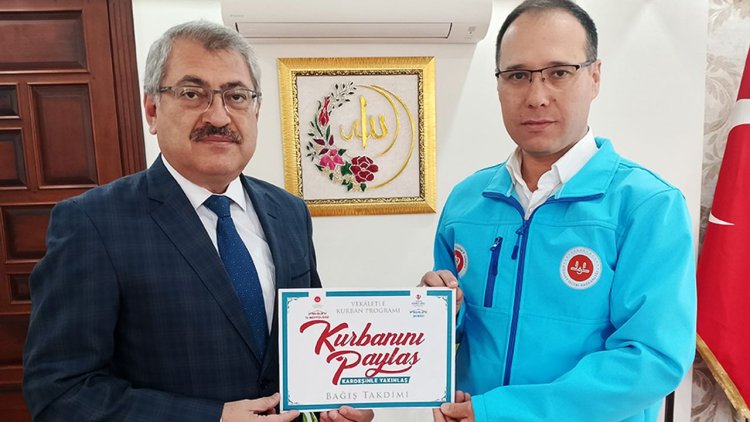 Müftü Çapçı, kurbanını TDV'ye emanet etti