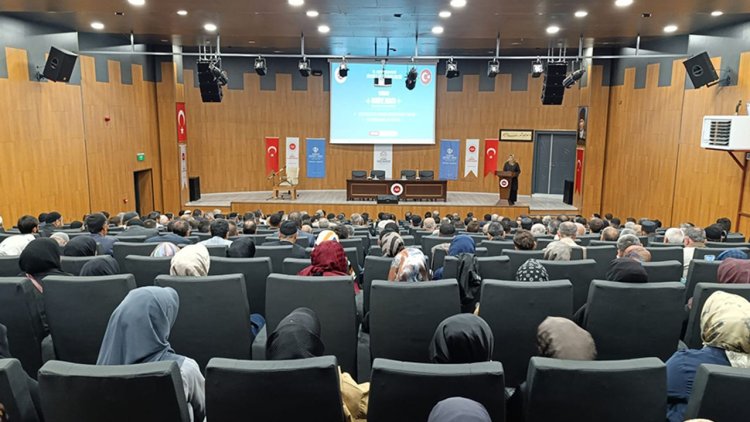 Başkan Yardımcısı Martı, Bingöl'de din görevlileriyle buluştu