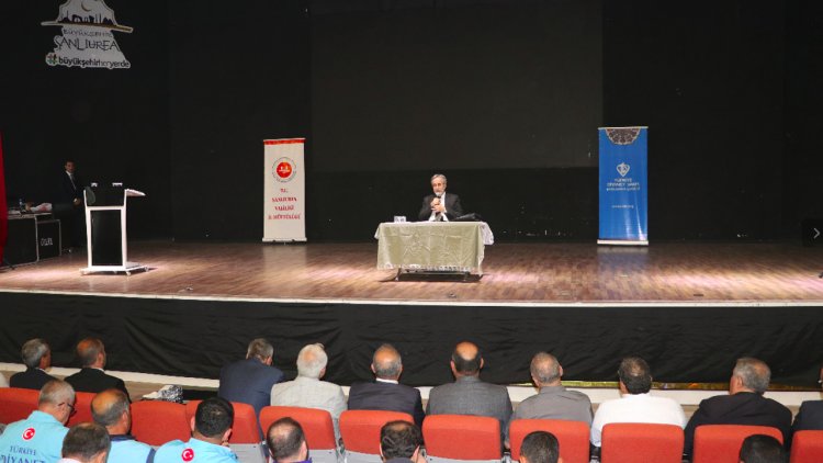 Prof. Dr. Karslı, Şanlıurfa'da din görevlileriyle buluştu