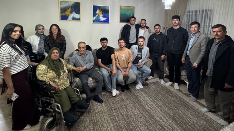 Mudurnu'da gençlerden anlamlı ziyaret