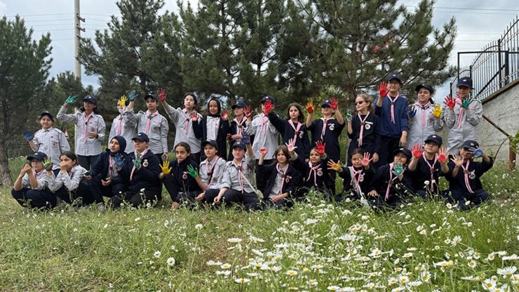 Ankara'da Diyanet izcileri kız kampında bir araya geldi
